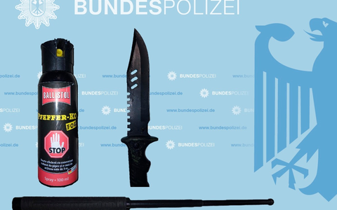 BPOLI LUD: Waffenfund bei Grenzkontrolle - Bundespolizei stellt mehrere verbotene Gegenstände sicher - Foto: presseportal.de