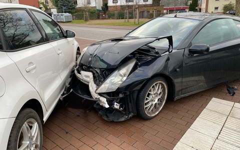 POL-PIZW: Verkehrsunfall mit erheblichem Sachschaden - Foto: presseportal.de