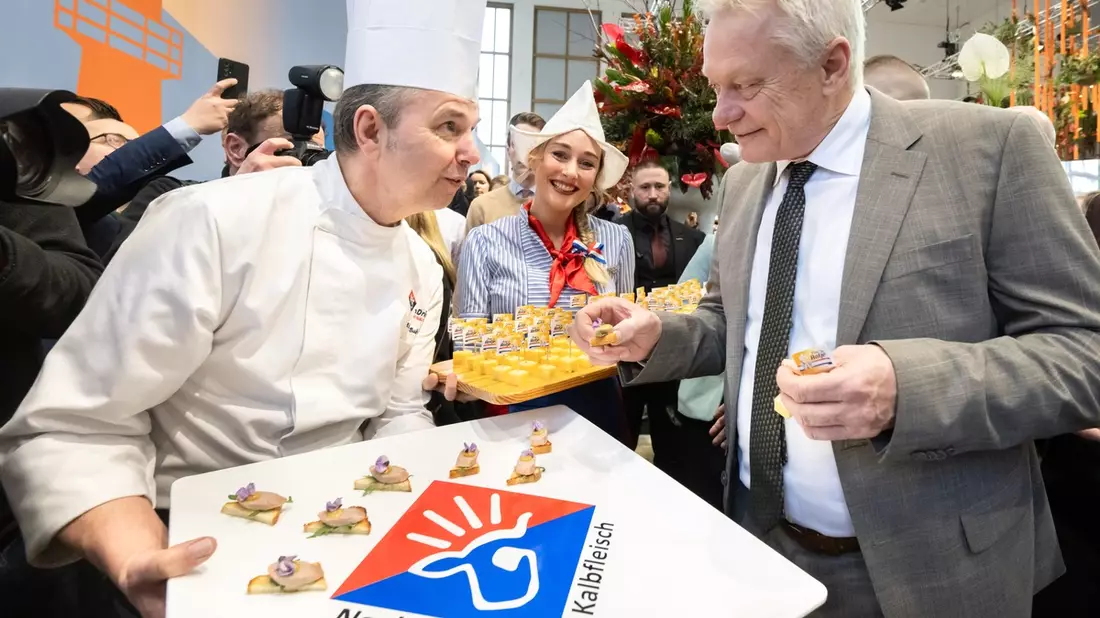 Weißwurstgrenze nach Berlin verlegt / VanDrie Group serviert Kalbfleischfrühstück - Bild: presseportal.de