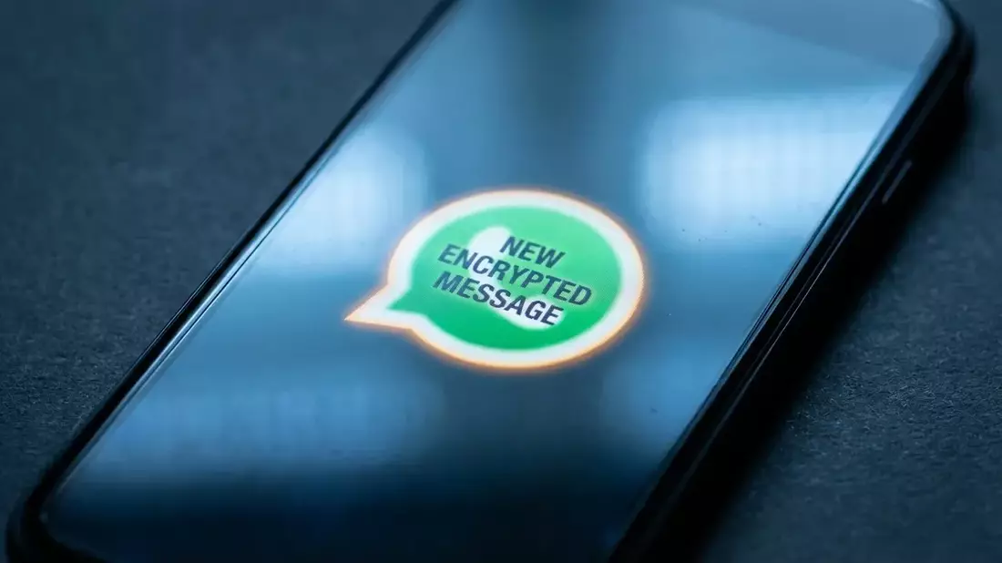 WhatsApp-Welle: Zombie-Hoaxes und echte Phishing-Gefahr - Bild: über boerse-global.de