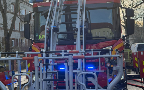 FW Dresden: Wohnungsbrand in Mehrfamilienhaus - keine Verletzten - Foto: presseportal.de