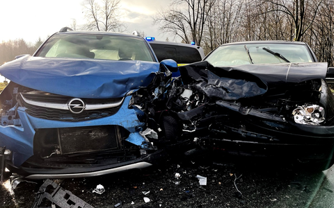 POL-MI: Verkehrsunfall mit zwei Verletzten - Foto: presseportal.de