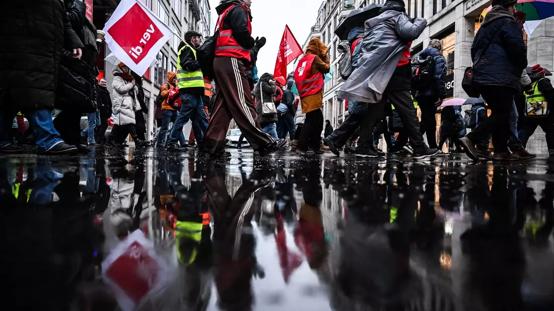 Wie hier in Berlin werden Warnstreiks in den kommenden Wochen verstärkt spürbar sein.  - Bild: Britta Pedersen/dpa