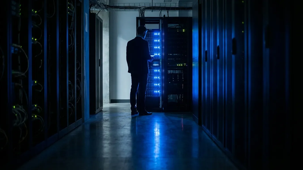 Cyberkriminelle rekrutieren gezielt Bank-Mitarbeiter im Darknet - Foto: über boerse-global.de