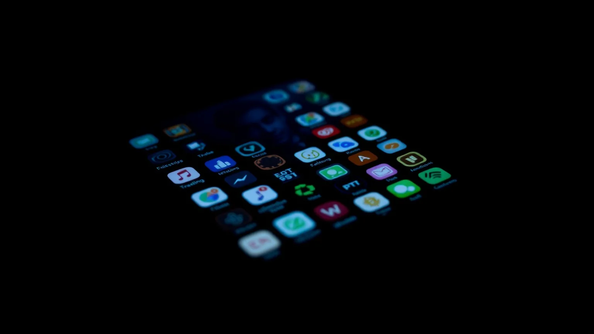 Messenger-Betrug: Neue Welle von Trading- und Love-Scams überflutet WhatsApp und Telegram - Foto: über boerse-global.de