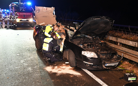 Die Ursache für den Unfall ist noch unklar. - Foto: Guido Bludau/dpa
