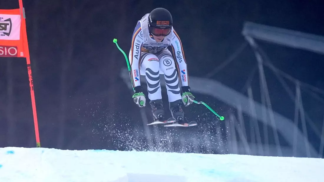 Kira Weidle-Winkelmann zeigte in der Abfahrt von Tarvisio eine starke Vorstellung. - Bild: Giovanni Auletta/AP/dpa