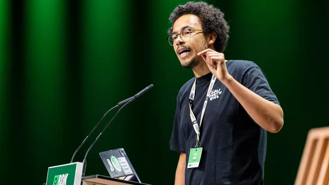 Der Grüne-Jugend-Chef Luis Bobga sorgte mit einer Beschimpfung des bayerischen Ministerpräsidenten Markus Söder für Rücktrittsforderungen aus der CSU. (Archivbild) - Bild: Michael Matthey/dpa