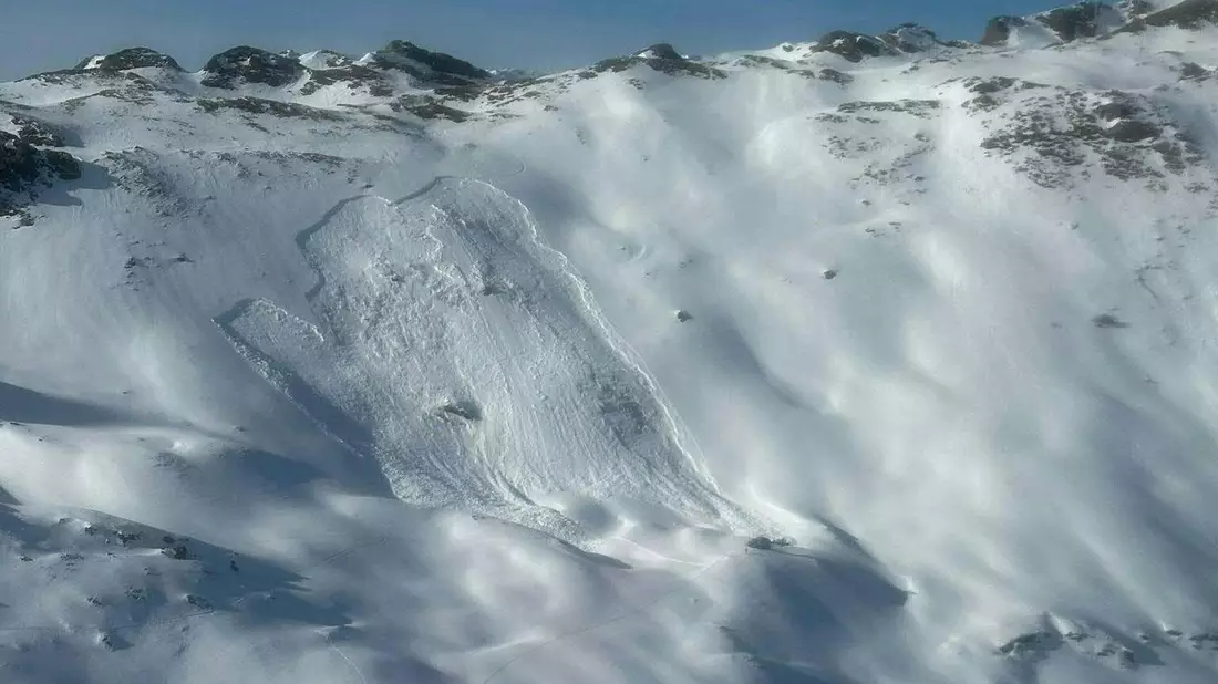 Im Raum Bad Hofgastein gab es einen Lawinenabgang - eine Frau starb in den Schneemassen.  - Bild: Unbekannt/BERGRETTUNG SALZBURG/APA/dpa