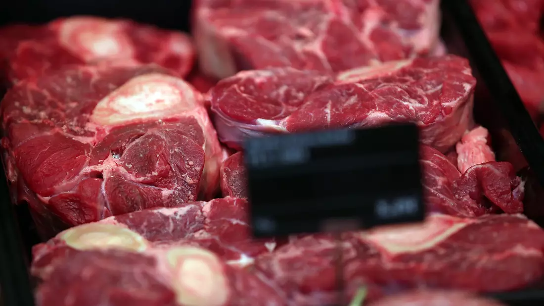 Der Import von südamerikanischem Rindfleisch in die EU bleibt trotz des Abkommens streng reglementiert. (Symbolbild) - Bild: Oliver Berg/dpa