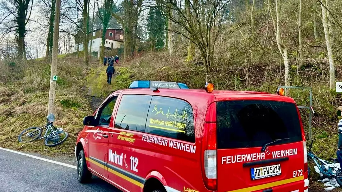 FW Weinheim: Fahrradfahrer verletzt sich nach Sturz in Rippenweier - Bild: presseportal.de