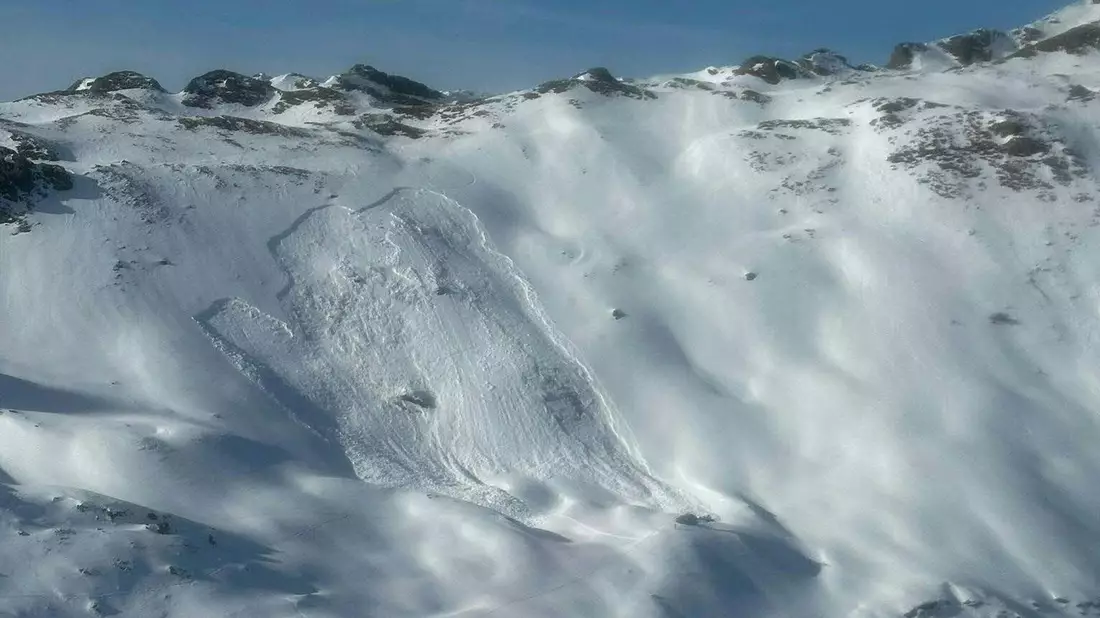 Im Raum Bad Hofgastein gab es einen Lawinenabgang - eine Frau starb in den Schneemassen.  - Bild: Unbekannt/BERGRETTUNG SALZBURG/APA/dpa