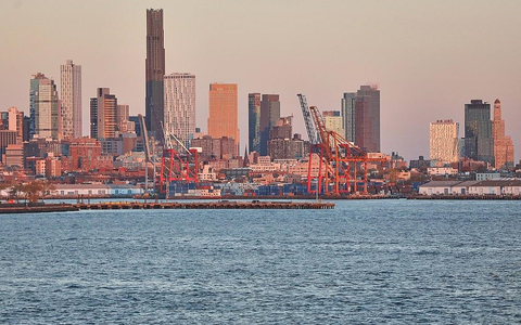 Industrieanlagen und Hafen in New York/Brooklyn (Archiv) - Foto: via dts Nachrichtenagentur
