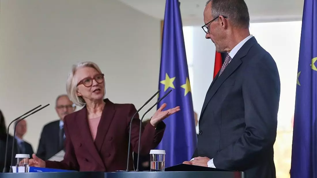 Monika Schnitzer und Friedrich Merz (Archiv) - Bild: via dts Nachrichtenagentur