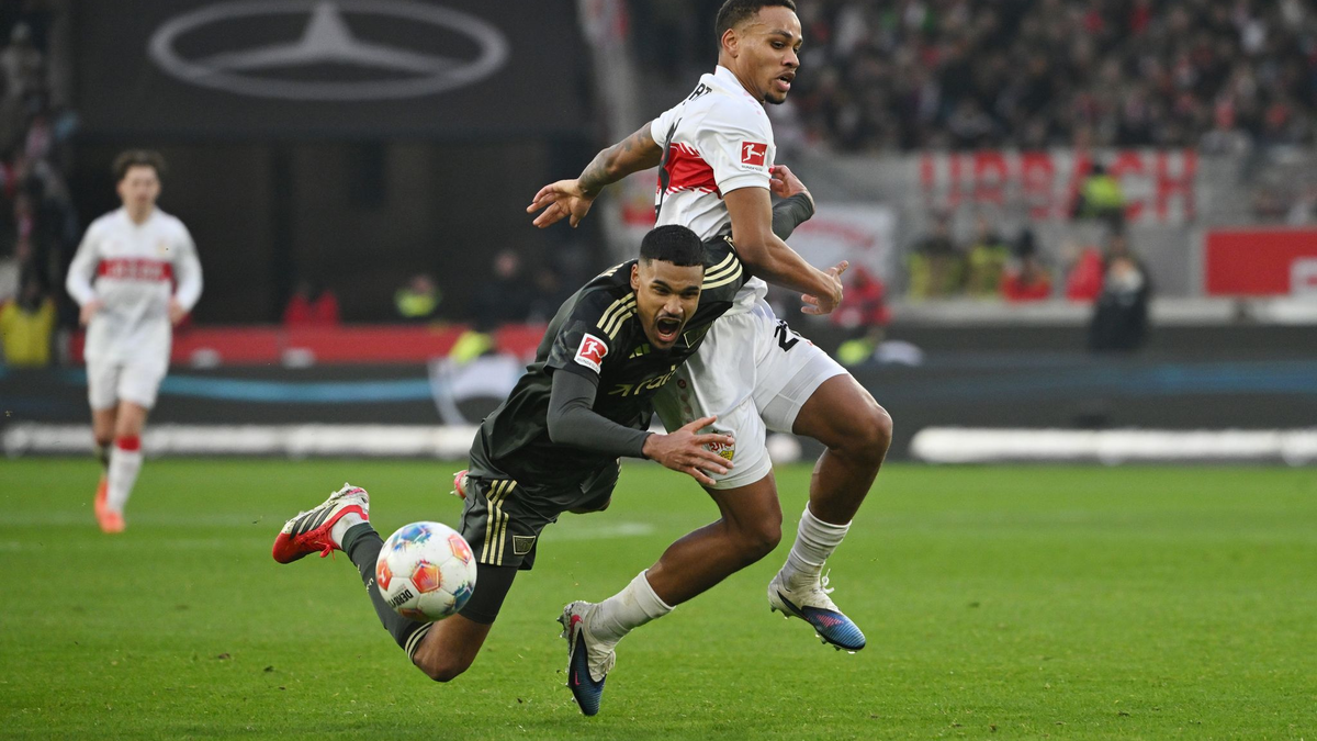 Kassierte früh die Gelbe Karte: Unions Livan Burcu (l). - Foto: Marijan Murat/dpa