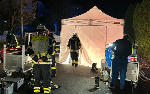 FW Rösrath: Schwelbrand im Dachgeschoss eines Wohngebäudes - Foto: presseportal.de