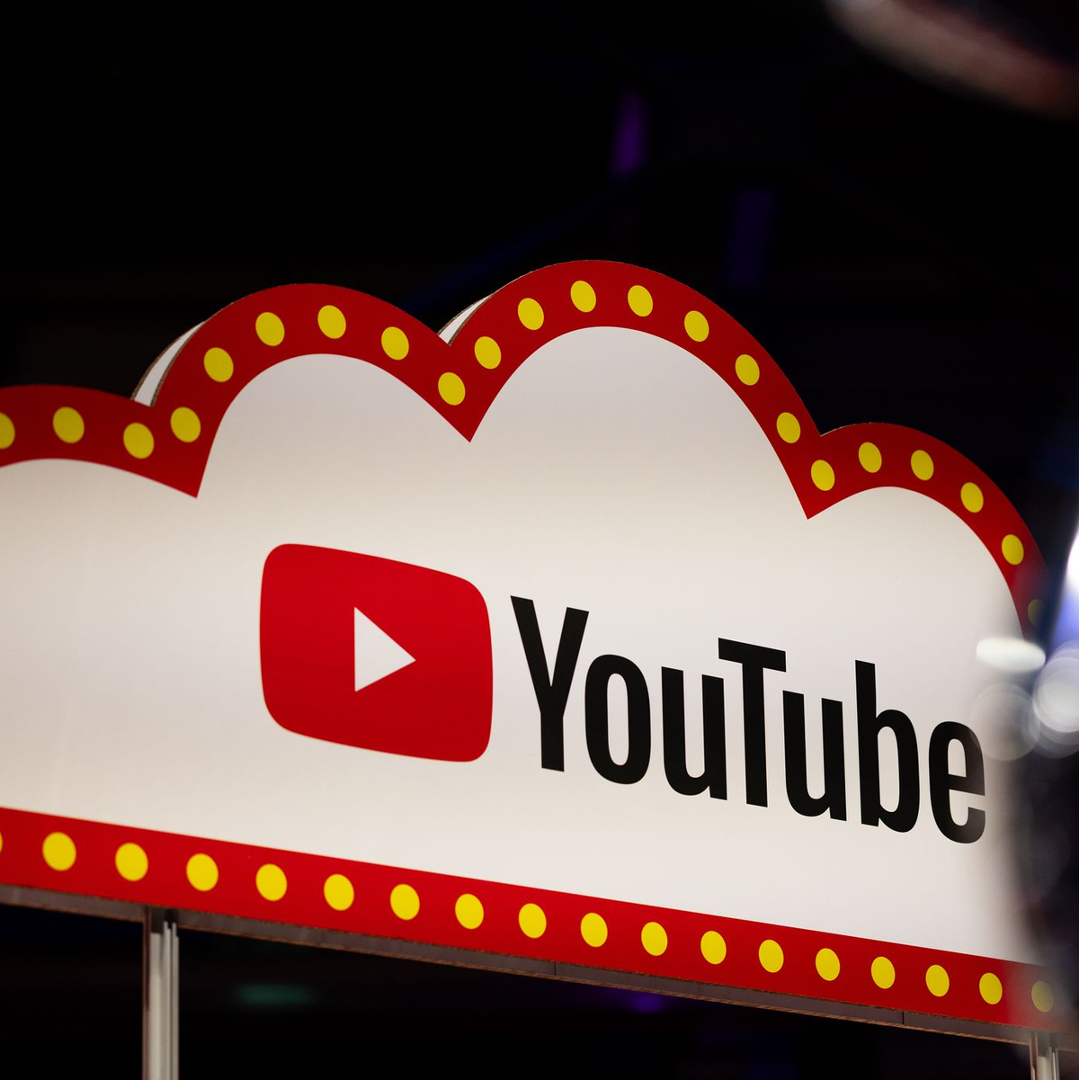 Fast unbemerkt ist YouTube zum Superstar aufgestiegen.  - Foto: Rolf Vennenbernd/dpa