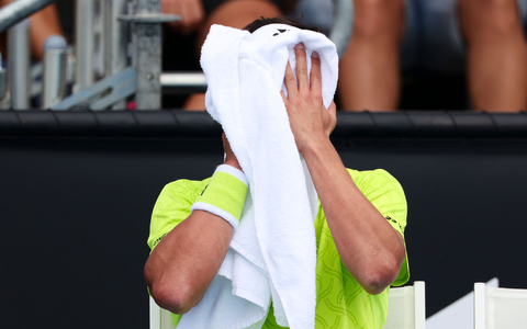 Daniel Altmaier traf in Melbourne zwei Sätze lang fast keinen Ball. - Foto: Frank Molter/dpa