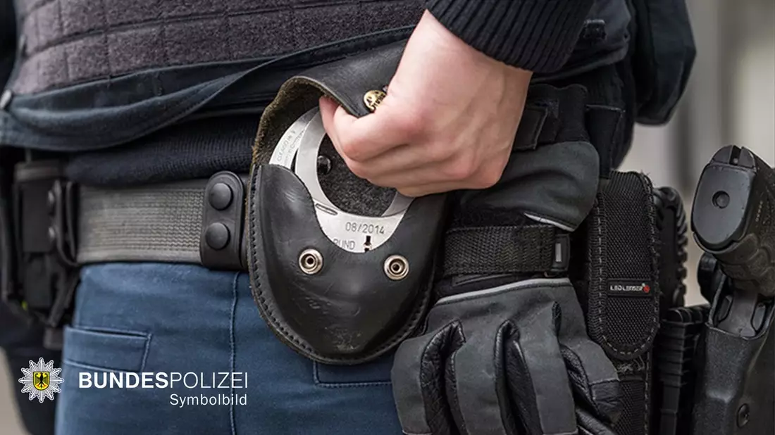 Bundespolizeidirektion München: Festnahme nach Bedrohung in S-Bahn / Polizeieinsatz am Münchner Ostbahnhof - Bild: presseportal.de