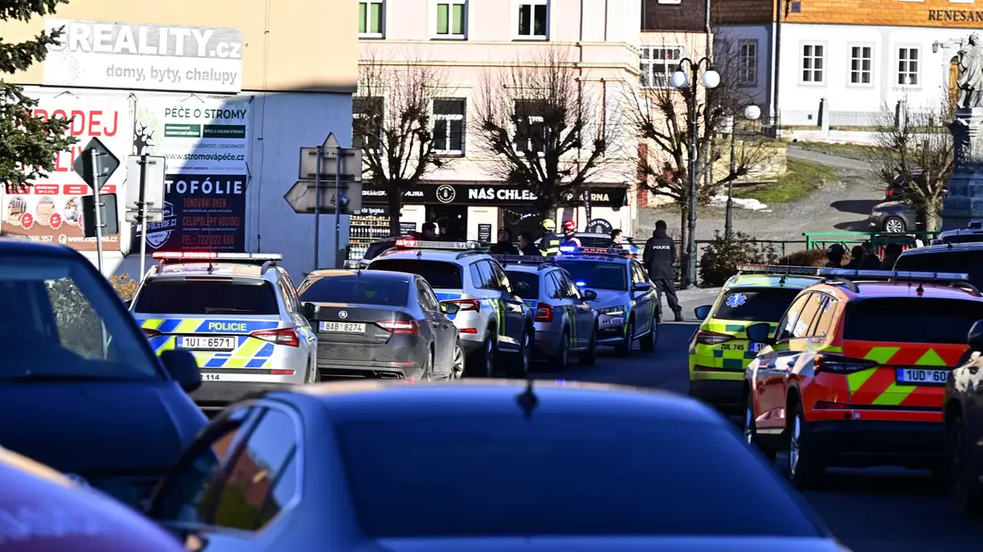 In einem Rathaus in Tschechien sind Schüsse gefallen. - Bild: Hájek Ondøej/CTK/dpa