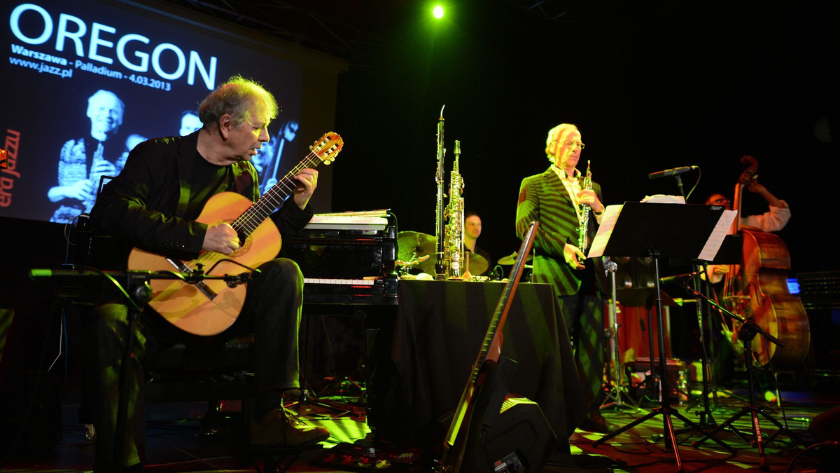 Der US-Jazzgitarrist Ralph Towner (links) ist im Alter von 85 Jahren in Rom gestorben. (Archivbild) - Foto: picture alliance / dpa