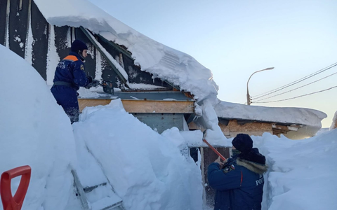 Die Behörden auf der fernöstlichen Halbinsel Kamtschatka rechnen noch mit tagelangen Einsätzen, um dem Schneechaos Herr zu werden.  - Foto: -/Government of Kamchatka Territory via XinHua/dpa