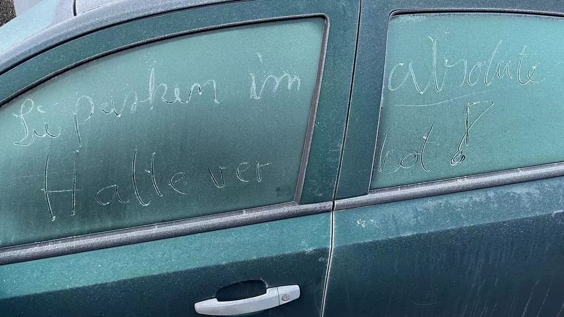 POL-BO: Sie parken im absoluten Halteverbot!: Unbekannter maßregelt Falschparker - Polizei verhängt Verwarngeld - Bild: presseportal.de