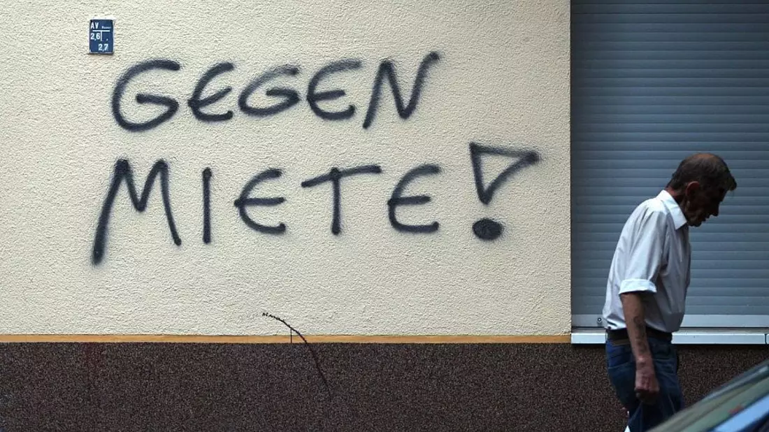 Gegen Miete-Graffiti an einer Hauswand in Berlin-Neukölln (Archiv) - Bild: via dts Nachrichtenagentur