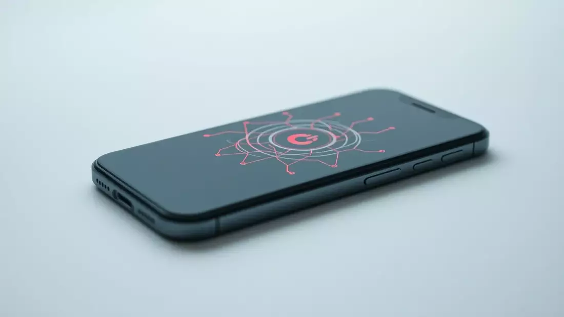 Apple warnt: iPhone-Nutzer sollten Gerät sofort neu starten - Bild: über boerse-global.de