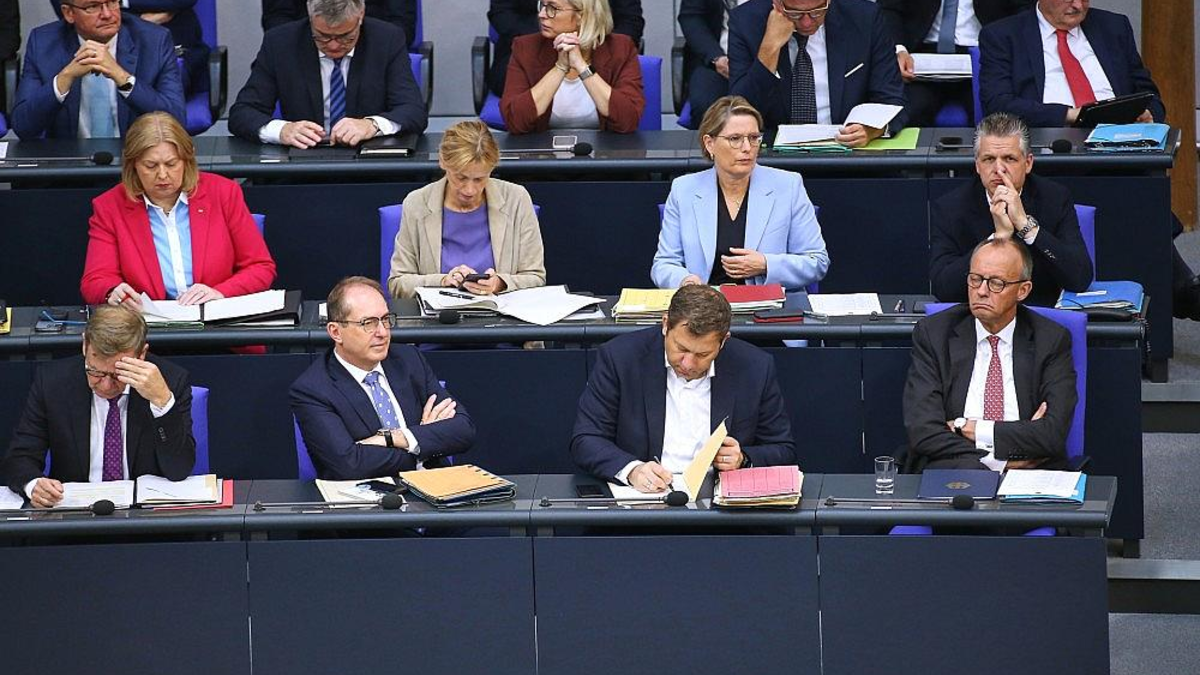 Wichtige Teile der Bundesregierung mit dem Bundeskanzler (Archiv) - Foto: via dts Nachrichtenagentur