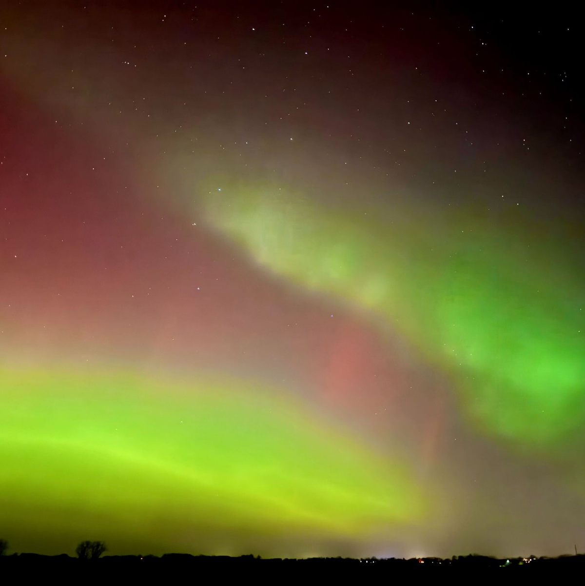Polarlichter leuchten über Sachsen-Anhalt. - Foto: Thomas Schulz/dpa