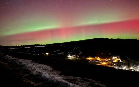 Polarlichter waren sogar in Süddeutschland zu sehen, wie hier in Baden-Württemberg. - Foto: Valentin Gensch/dpa