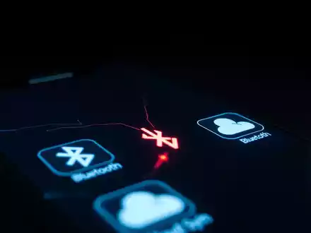 Smartphone-Sicherheit: Instant-On-Funktionen als Risiko - Foto: über boerse-global.de