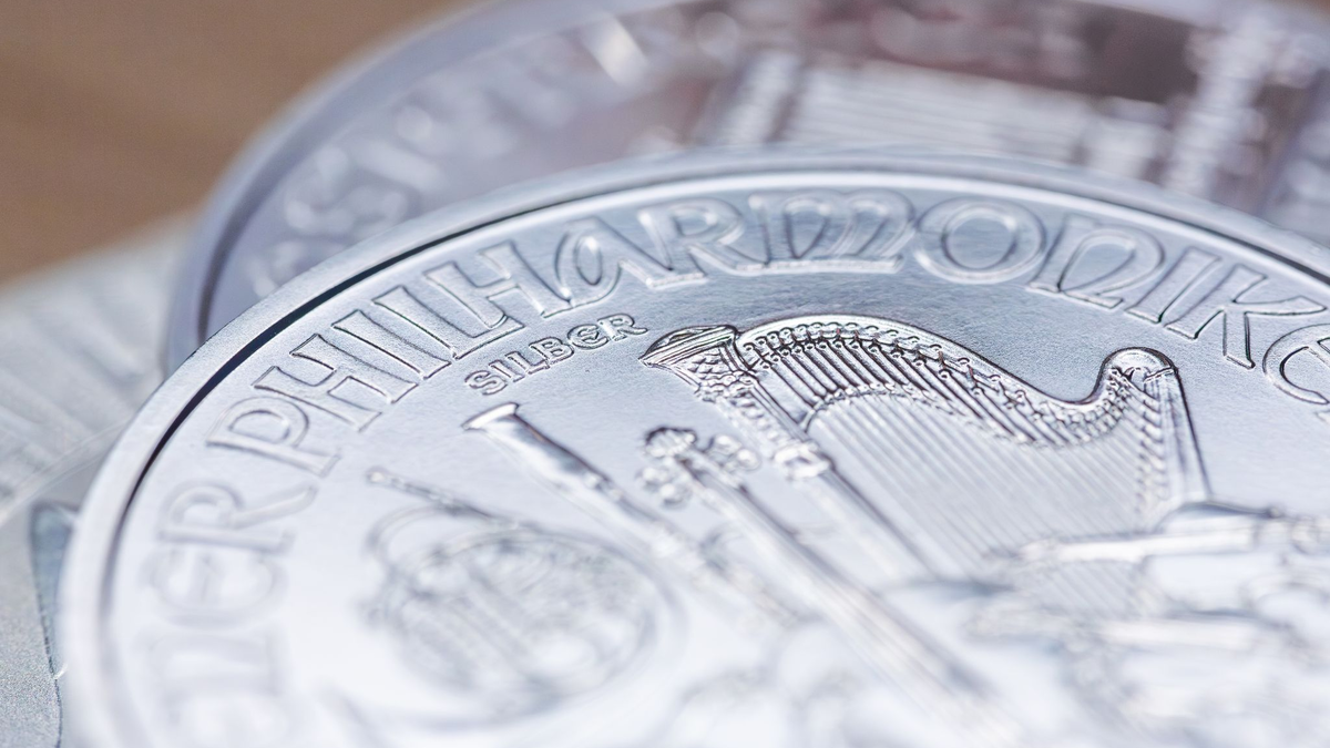 Die Preise für Silber und Gold steigen weiter. - Foto: Fernando Gutierrez-Juarez/dpa