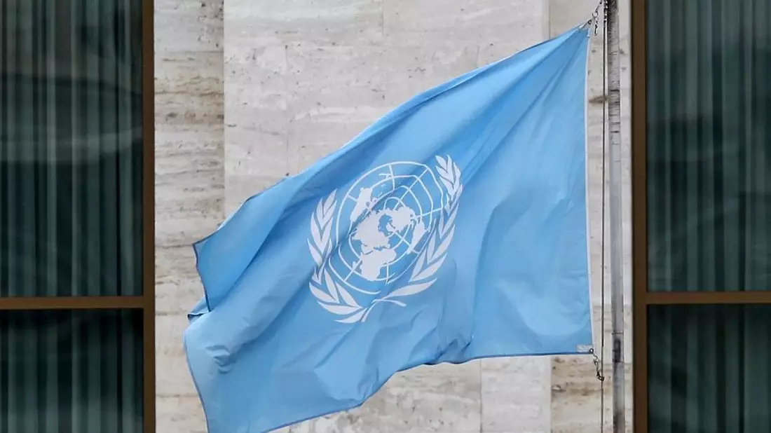 Fahne vor den Vereinten Nationen (UN) (Archiv) - Bild: via dts Nachrichtenagentur