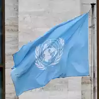 Fahne vor den Vereinten Nationen (UN) (Archiv) - Foto: via dts Nachrichtenagentur