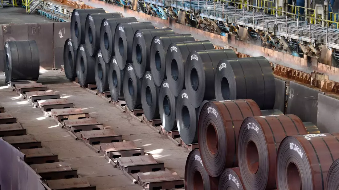 Die deutsche Industrie klagt sehr viel seltener über Materialmangel. (Archivbild) - Bild: Soeren Stache/dpa-Zentralbild/dpa