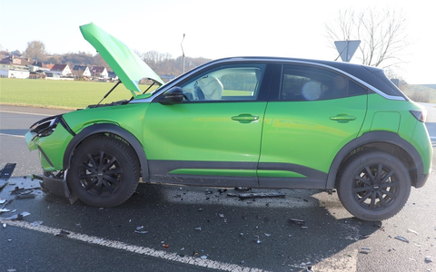 POL-HX: 84-jährige Seniorin verursacht Verkehrsunfall - zwei Personen verletzt - Foto: presseportal.de