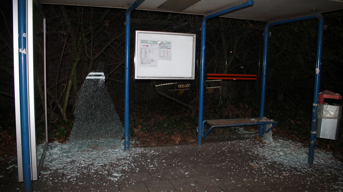 POL-VIE: Vandalismus an Bushaltestellenhäuschen - Polizei sucht Hinweise - Foto: presseportal.de