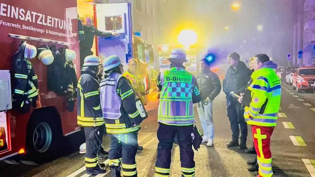 FW Pforzheim: Brand in einer Lackiererei - Bild: presseportal.de