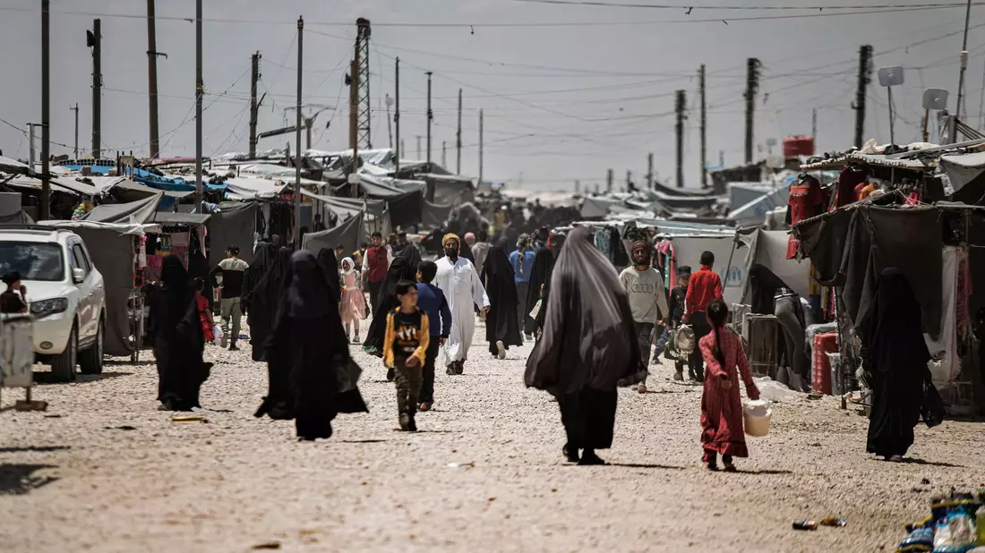 Al-Hol gilt seit Jahren als hochriskant. (Archivbild) - Bild: Baderkhan Ahmad/AP/dpa