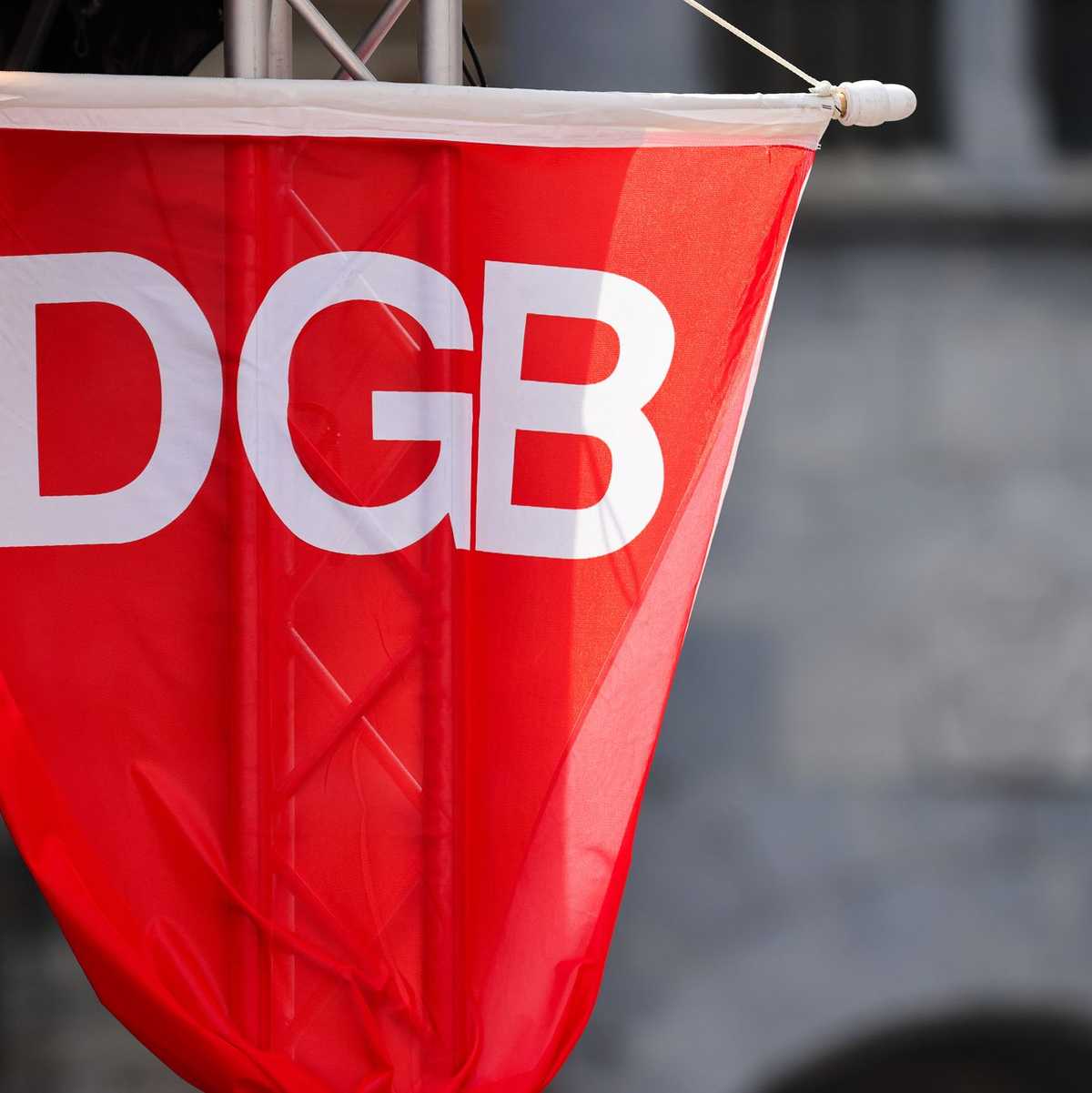 Der DGB hat eine eigene Reformagenda - und sie hört sich deutlich anders an als die von Bundeskanzler Friedrich Merz (CDU). (Symbolbild) - Foto: Christoph Reichwein/dpa