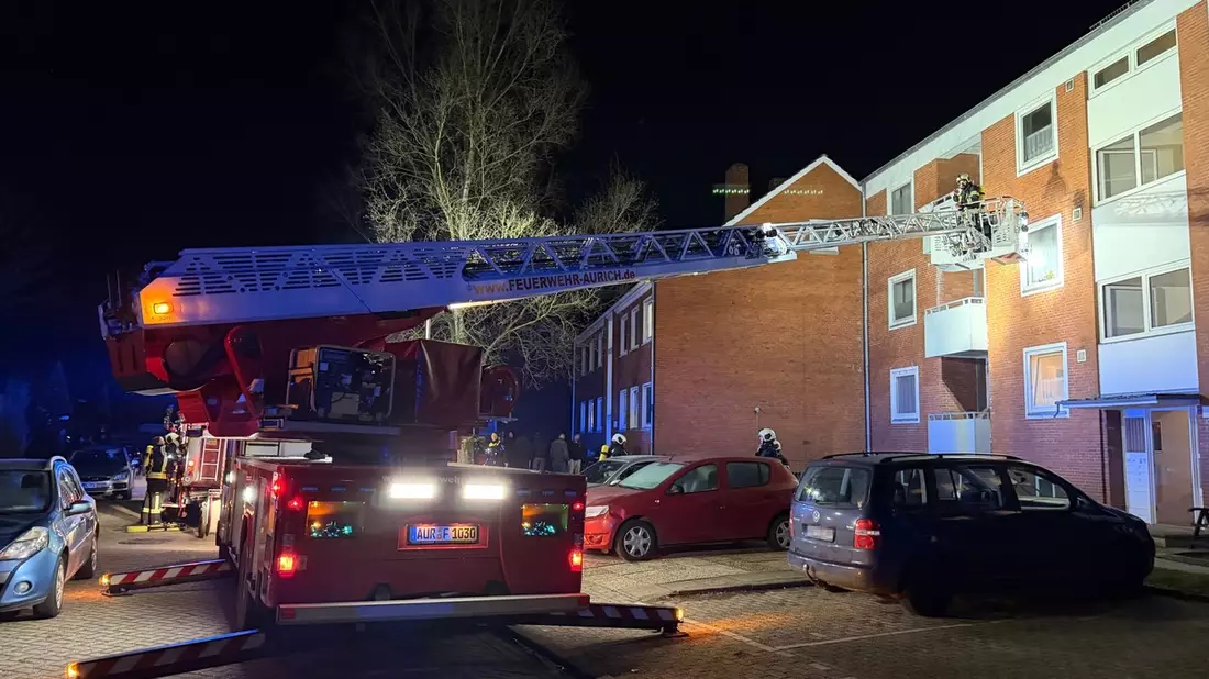 FW-AUR: Räumlichkeiten nach Küchenbrand unbewohnbar - Bild: presseportal.de