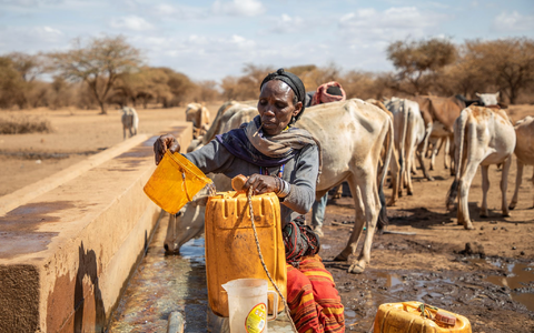 Selbst dort, wo Wassermengen stabil scheinen, schrumpft der tatsächlich nutzbare Anteil unter anderem aufgrund von Verschmutzung. - Foto: -/UNU-INWEH/dpa