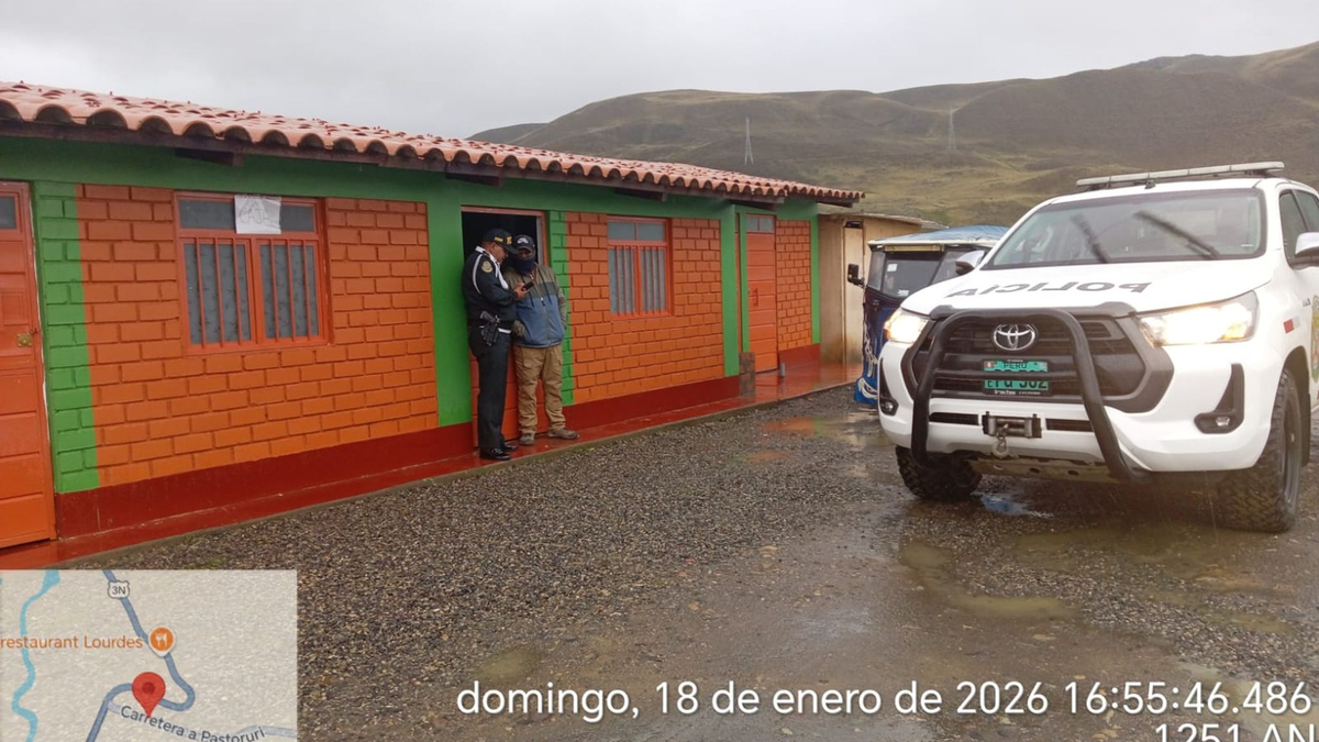 Laut lokalen Medienberichten hatte sich der junge Mann während eines plötzlichen Unwetters in ein Zelt zurückgezogen und wurde dabei offenbar von einem Blitz getroffen.  - Foto: ---/Policía de Turismo de Huaraz/dpa