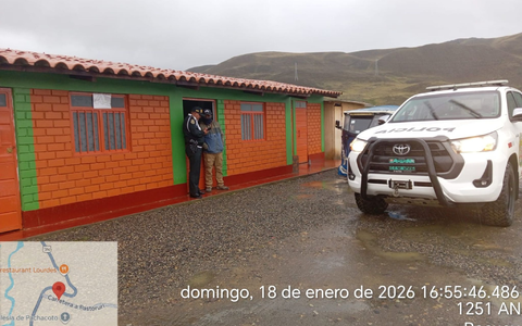 Laut lokalen Medienberichten hatte sich der junge Mann während eines plötzlichen Unwetters in ein Zelt zurückgezogen und wurde dabei offenbar von einem Blitz getroffen.  - Foto: ---/Policía de Turismo de Huaraz/dpa