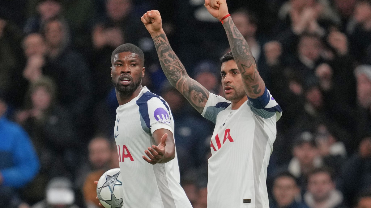 Tottenhams Dominic Solanke erzielte das 2:0 für die Spurs per Stolpertor. - Foto: Kin Cheung/AP/dpa