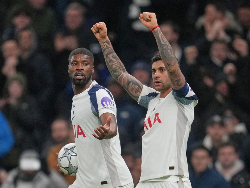 Tottenhams Dominic Solanke erzielte das 2:0 für die Spurs per Stolpertor. - Foto: Kin Cheung/AP/dpa