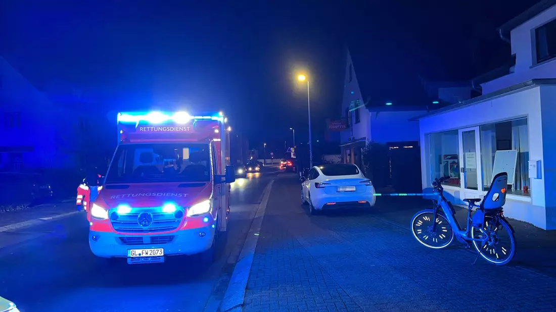 POL-RBK: Bergisch Gladbach - Pedelec-Fahrerin prallt gegen Autotür und erleidet schwere Verletzungen - Bild: presseportal.de