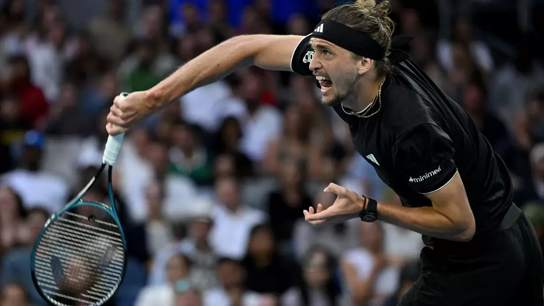 Alexander Zverev steht in Melbourne in Runde drei. - Bild: James Ross/AAP/dpa